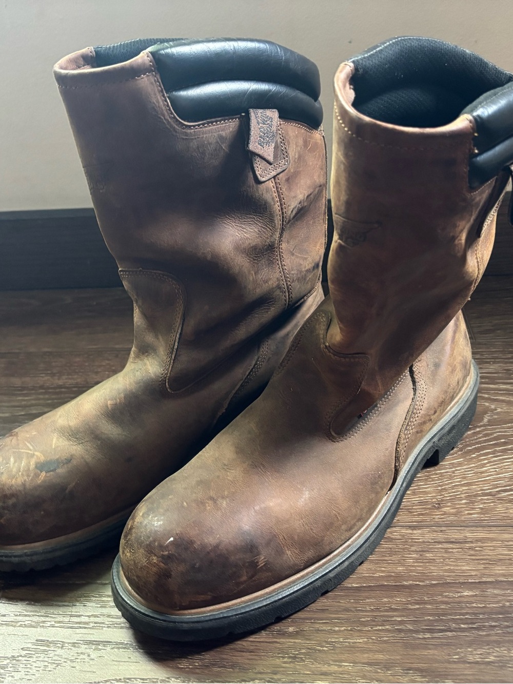 Red Wing Men's Dynaforce Brown Work Boots - Rugged Leather Pull-On Steel Toe